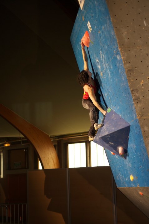 Thomasina Pidgeon reaching for a final hold in the qualifiers. ©Jen Randall, Light Shed Pictures